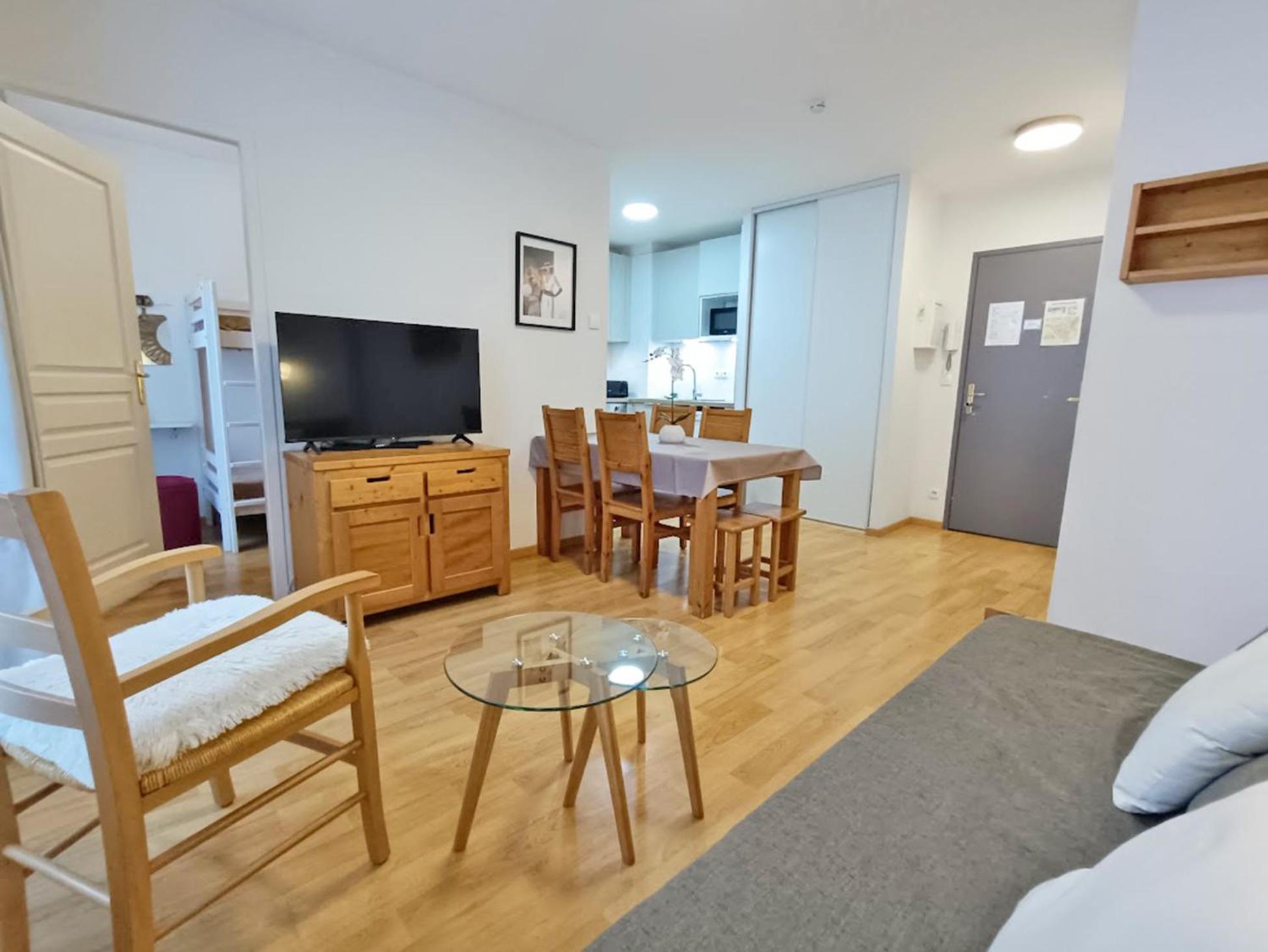 L'Eterlou, T3, Centre Luchon, Wifi, Casier A Skis, Ascenseur, 6 Personnes Bagneres-de-Luchon ภายนอก รูปภาพ
