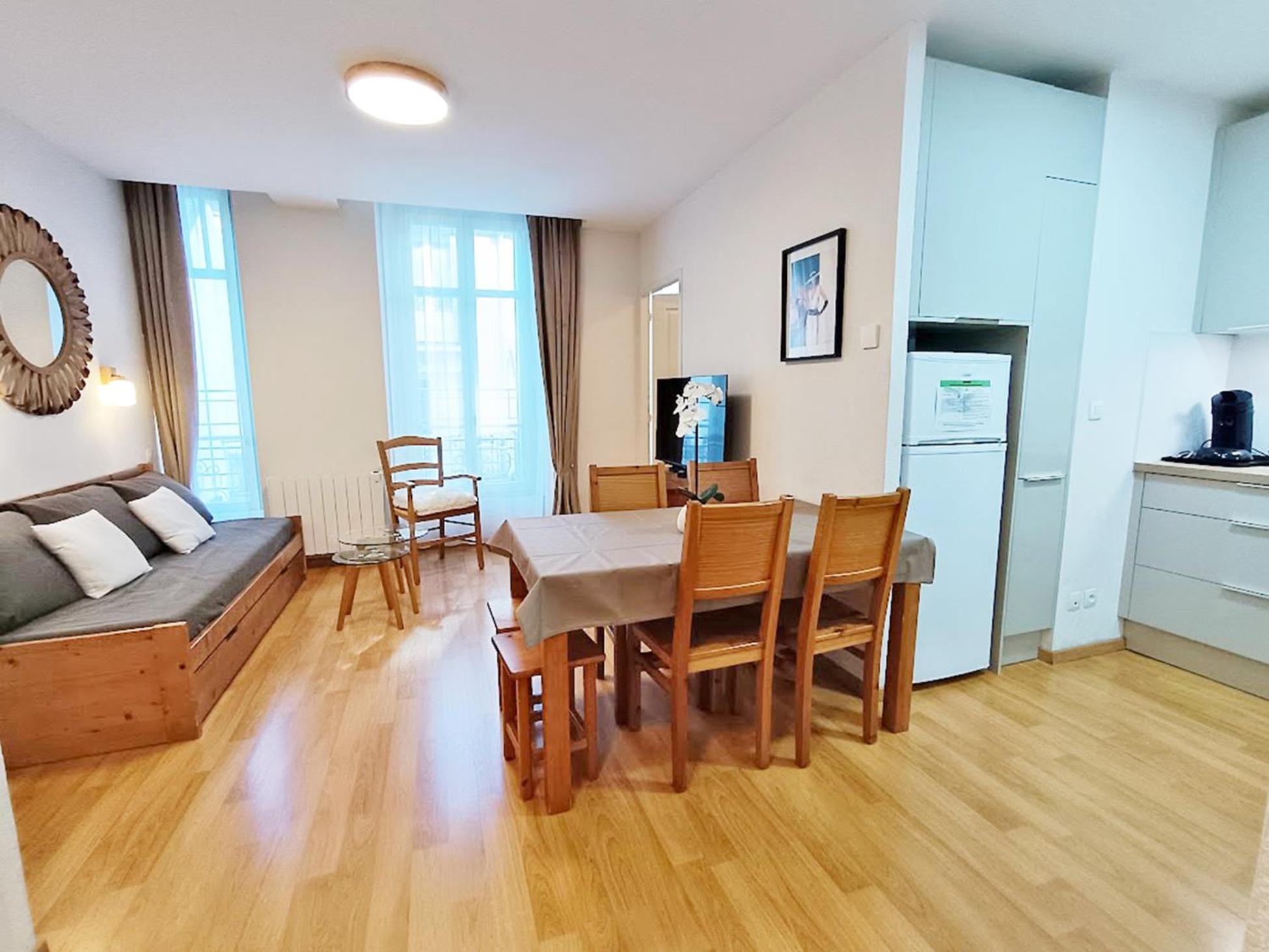 L'Eterlou, T3, Centre Luchon, Wifi, Casier A Skis, Ascenseur, 6 Personnes Bagneres-de-Luchon ภายนอก รูปภาพ